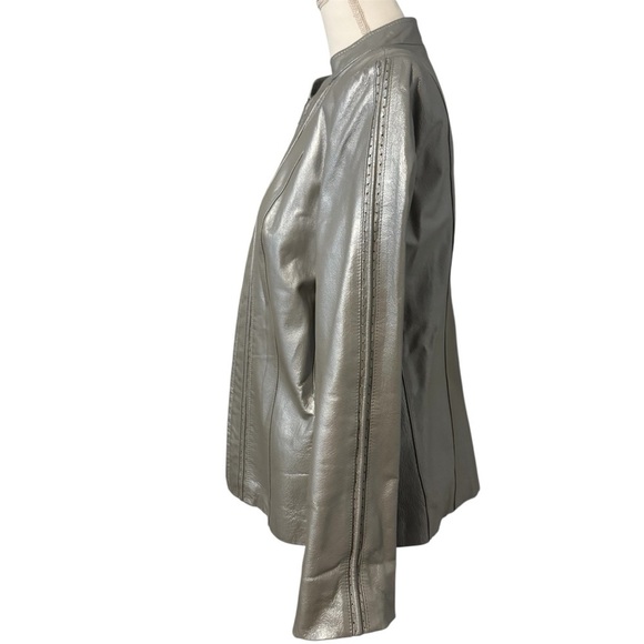 Vintage Women's Silver Leather Jacket | Good Vintage Condition - Picture 3 of 9